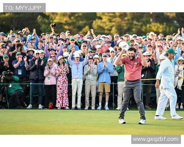 足球明星接受采访分享训练秘辛与比赛心路历程的独家揭秘 足球明星接受采访分享训练秘辛与比赛心路历程的独家揭秘