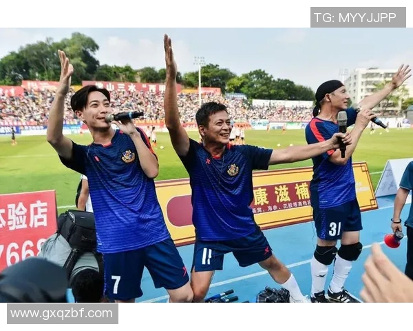香港足球明星实拍展现运动员风采与激情瞬间的精彩合集